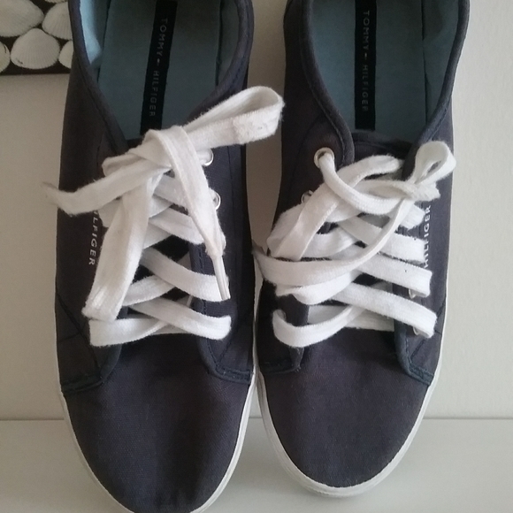 Dark Blue Hilfiger Simple Shoes for Men - Picture 2 of 3